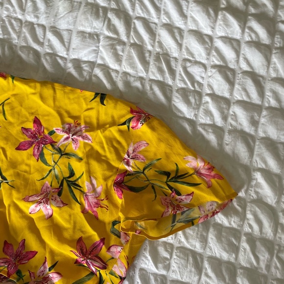 BeachRiot yellow floral wrap crop top - Picture 6 of 7